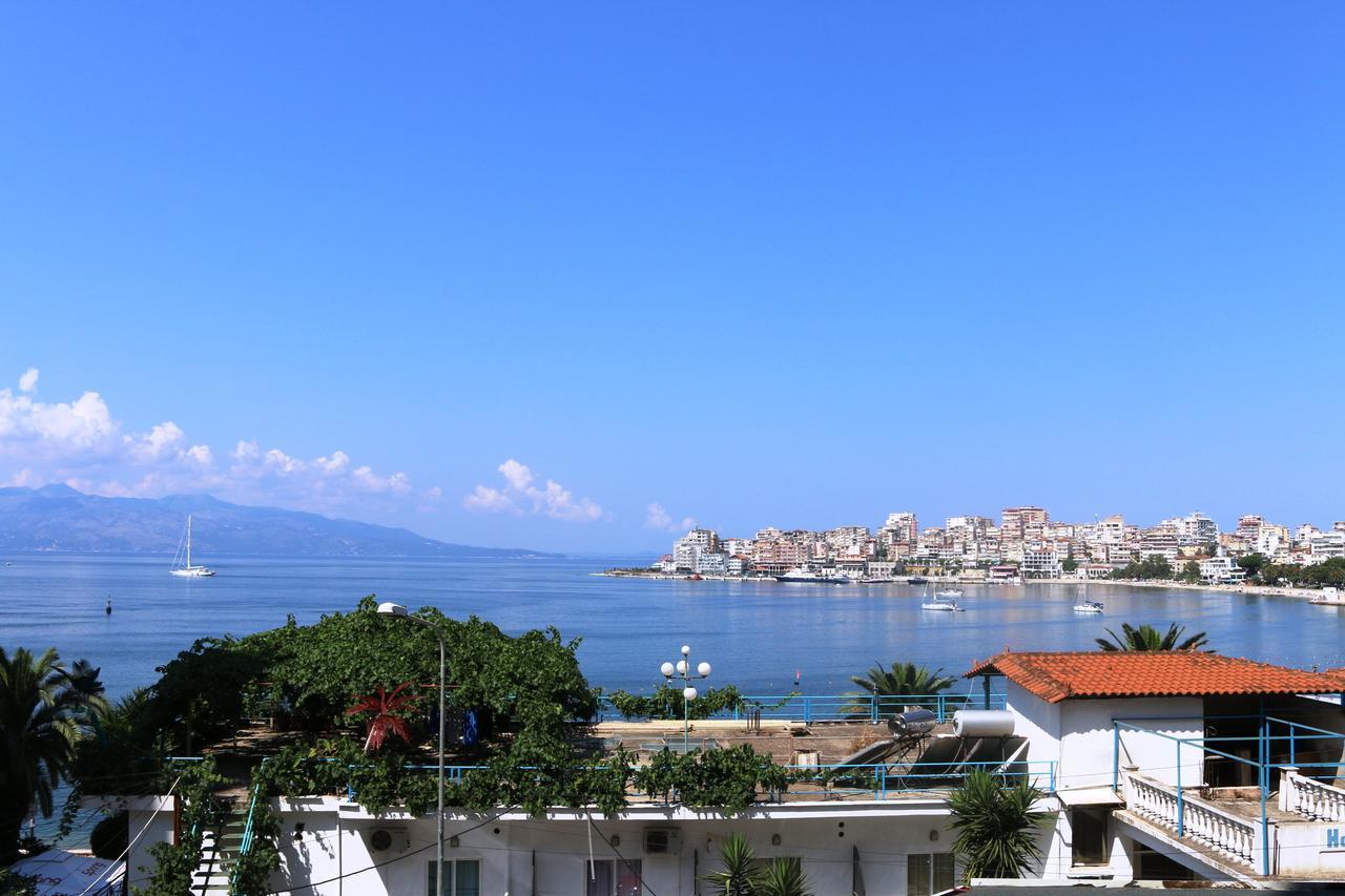 Robin Sea View Apartment Sarandë Buitenkant foto