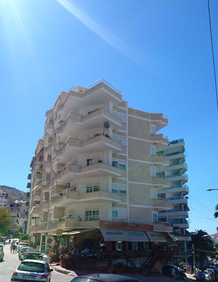 Robin Sea View Apartment Sarandë Buitenkant foto